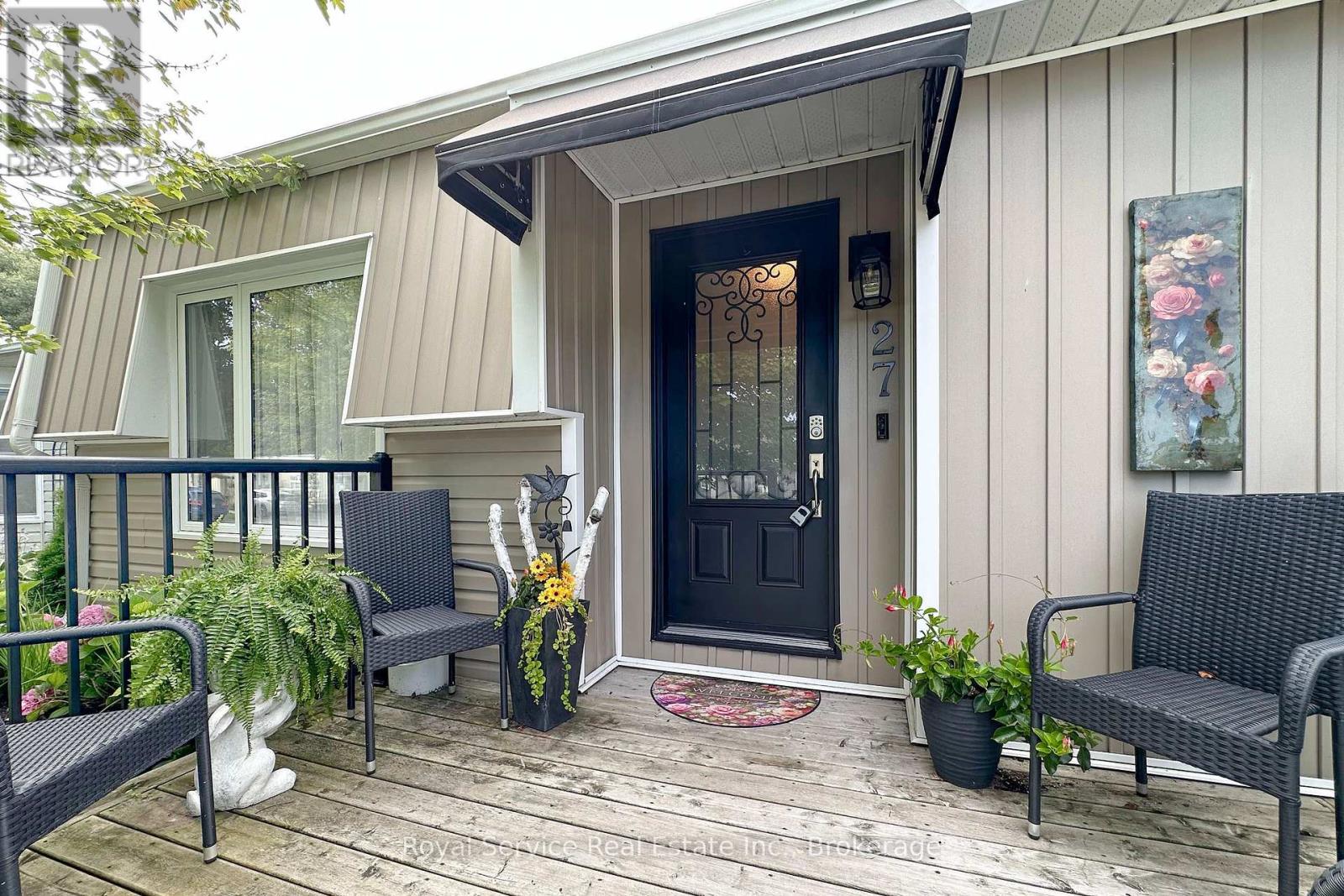 27 Cornerbrook Court, Clarington (Newcastle), Ontario  L1B 1B7 - Photo 3 - E13597562