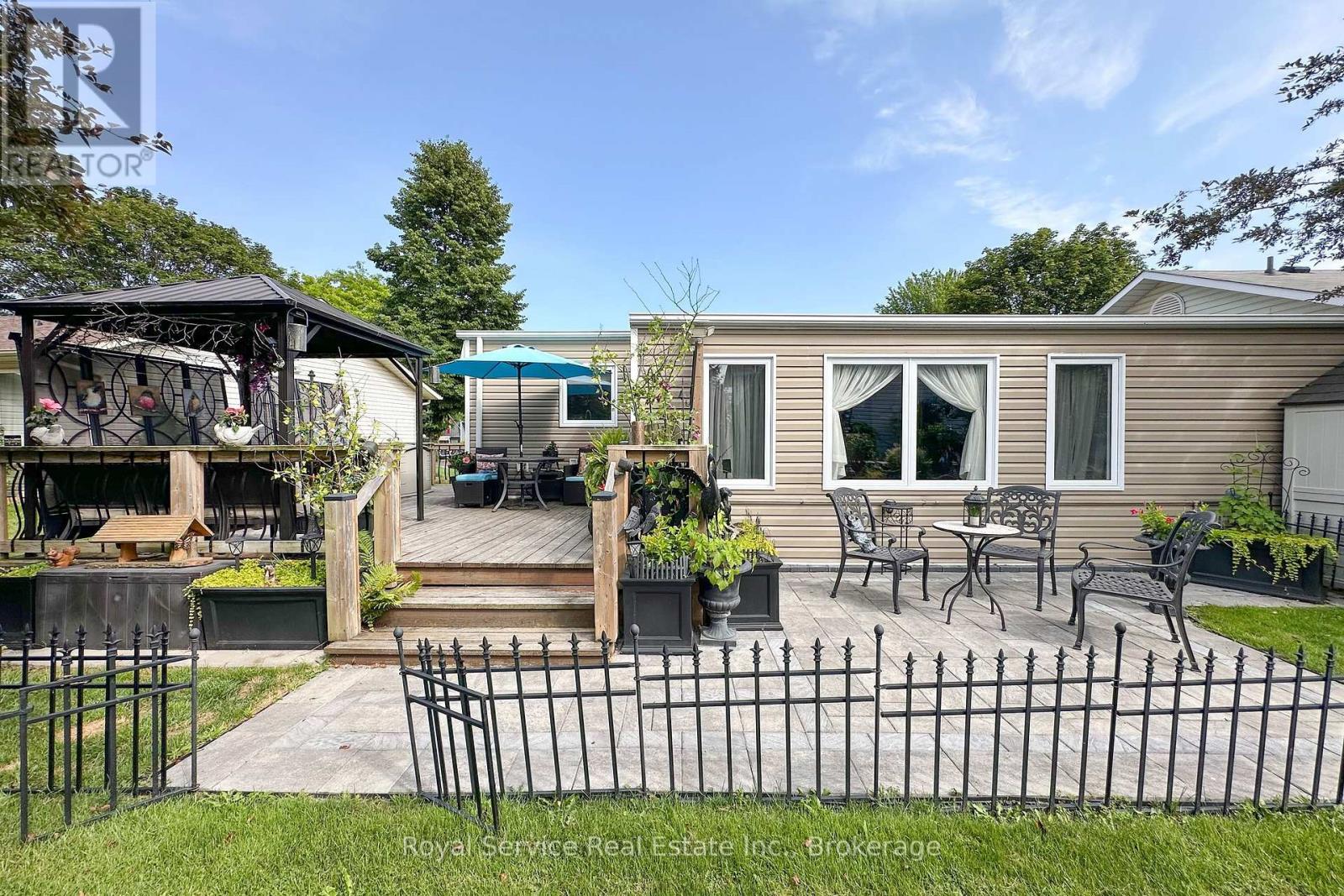 27 Cornerbrook Court, Clarington (Newcastle), Ontario  L1B 1B7 - Photo 32 - E13597562