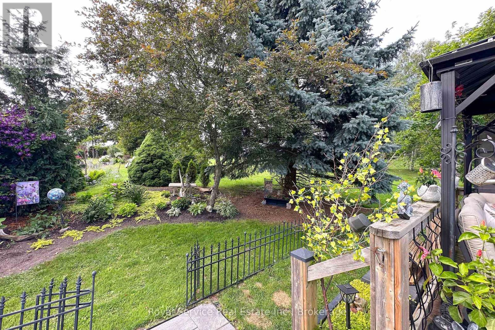 27 Cornerbrook Court, Clarington (Newcastle), Ontario  L1B 1B7 - Photo 35 - E13597562