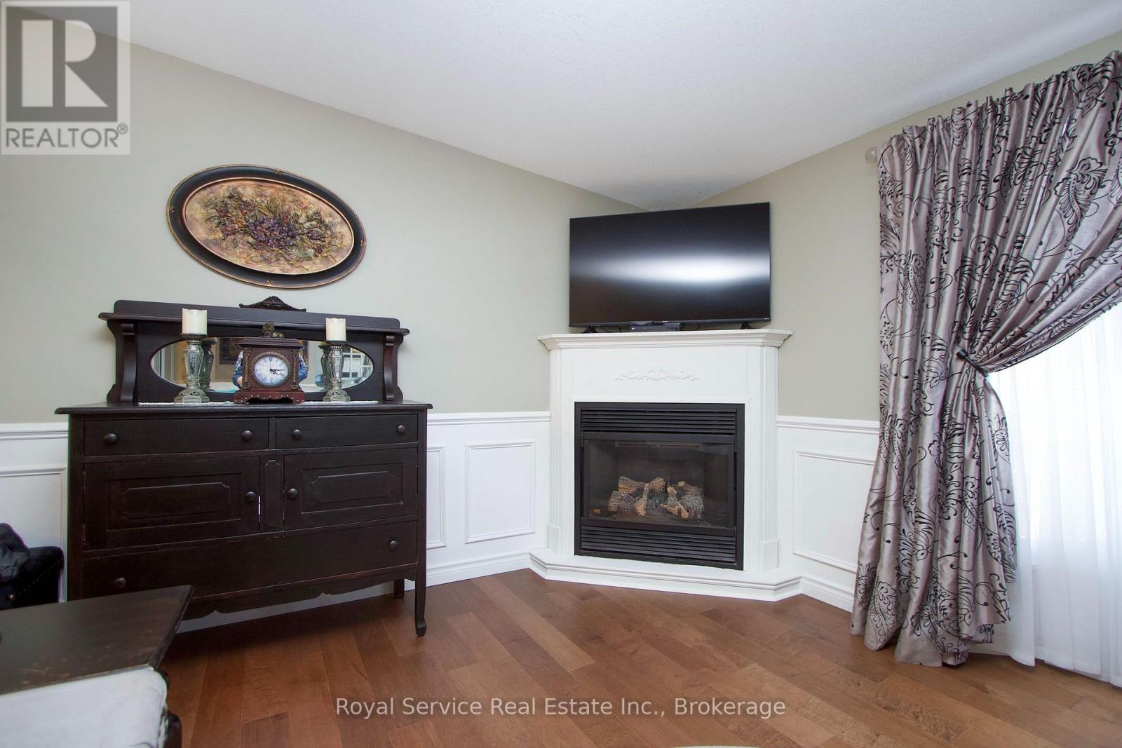 27 Cornerbrook Court, Clarington (Newcastle), Ontario  L1B 1B7 - Photo 7 - E13597562