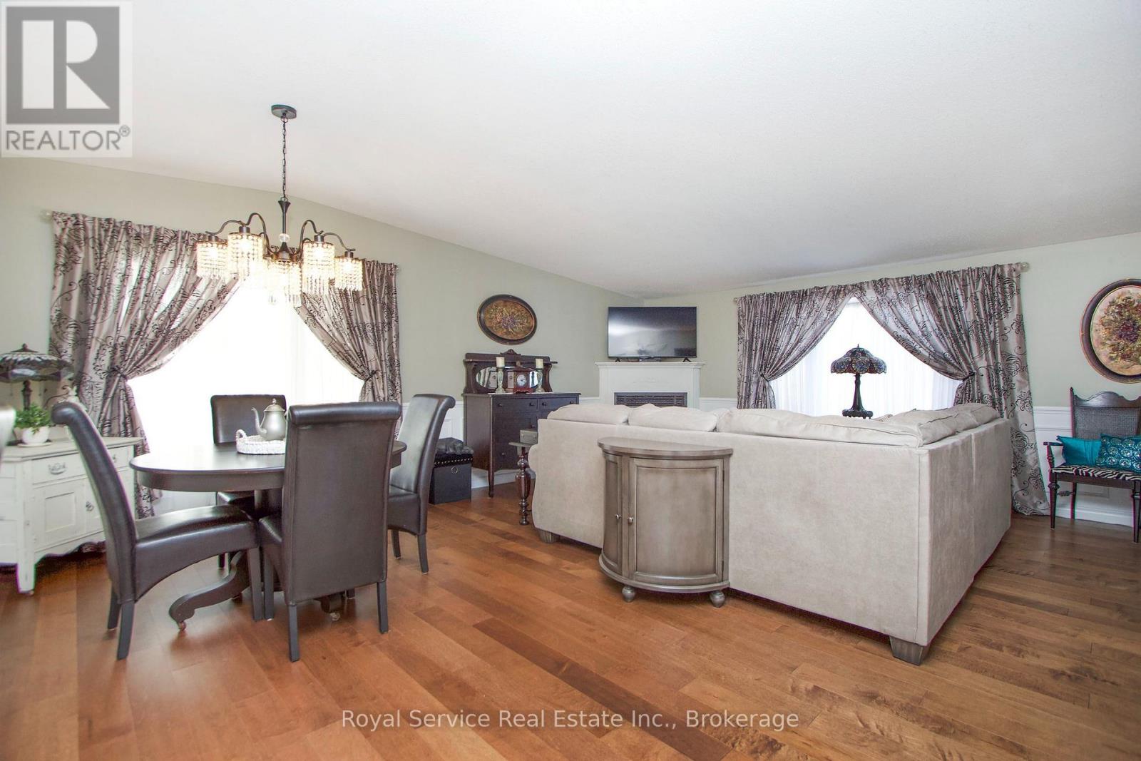 27 Cornerbrook Court, Clarington (Newcastle), Ontario  L1B 1B7 - Photo 8 - E13597562