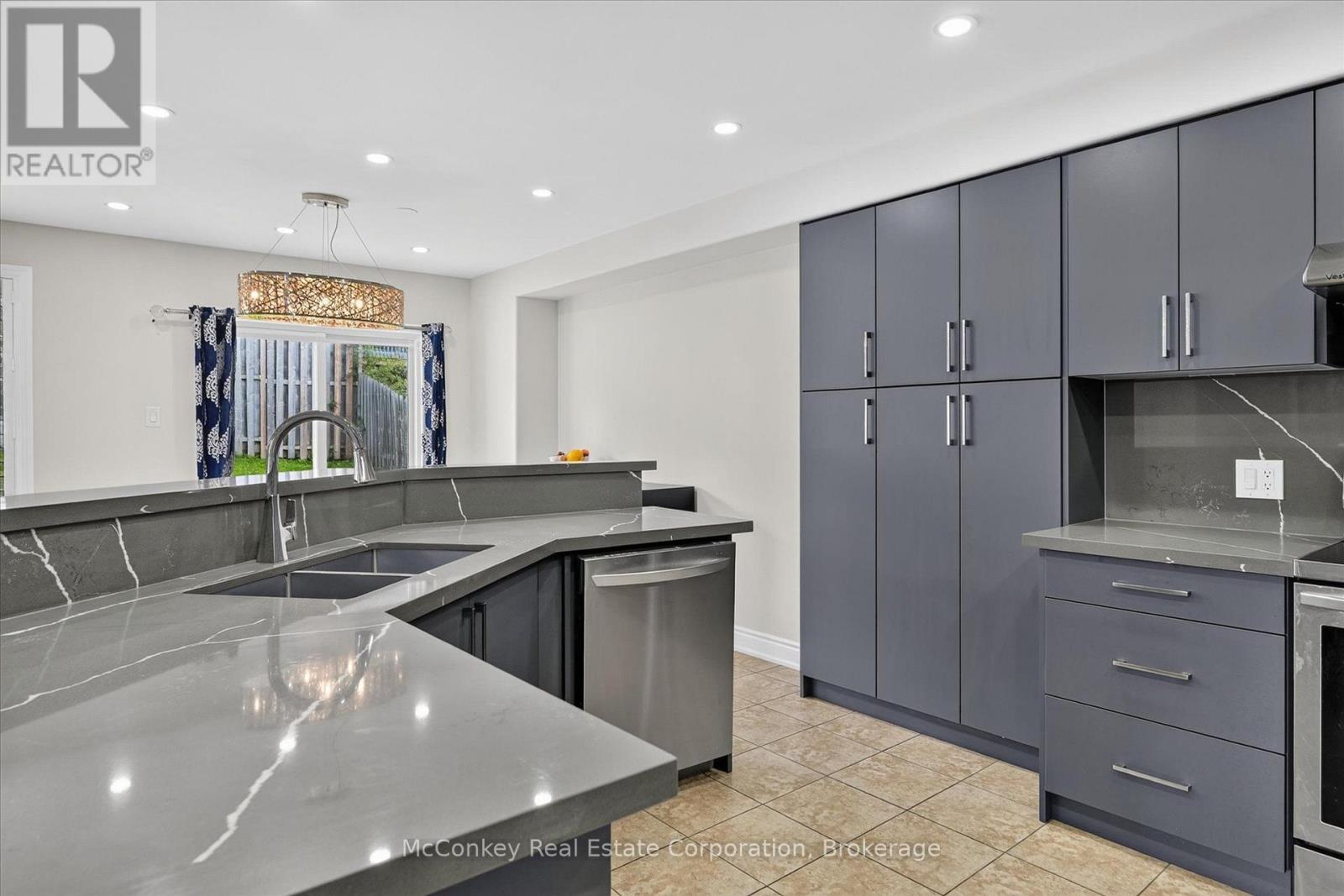 609 Ackerman Crescent, Peterborough (Monaghan Ward 2), Ontario  K9K 2S5 - Photo 4 - X13597714