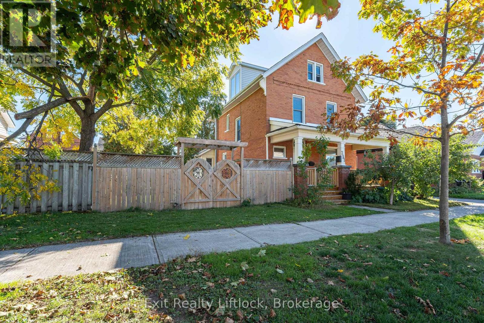 251 PRINCE STREET, peterborough (town ward 3), Ontario