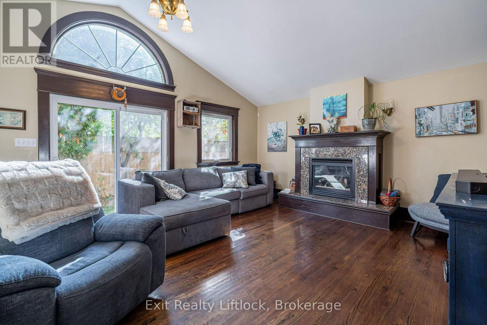 251 Prince Street, Peterborough (Town Ward 3), Ontario  K9J 2A6 - Photo 14 - X13598754