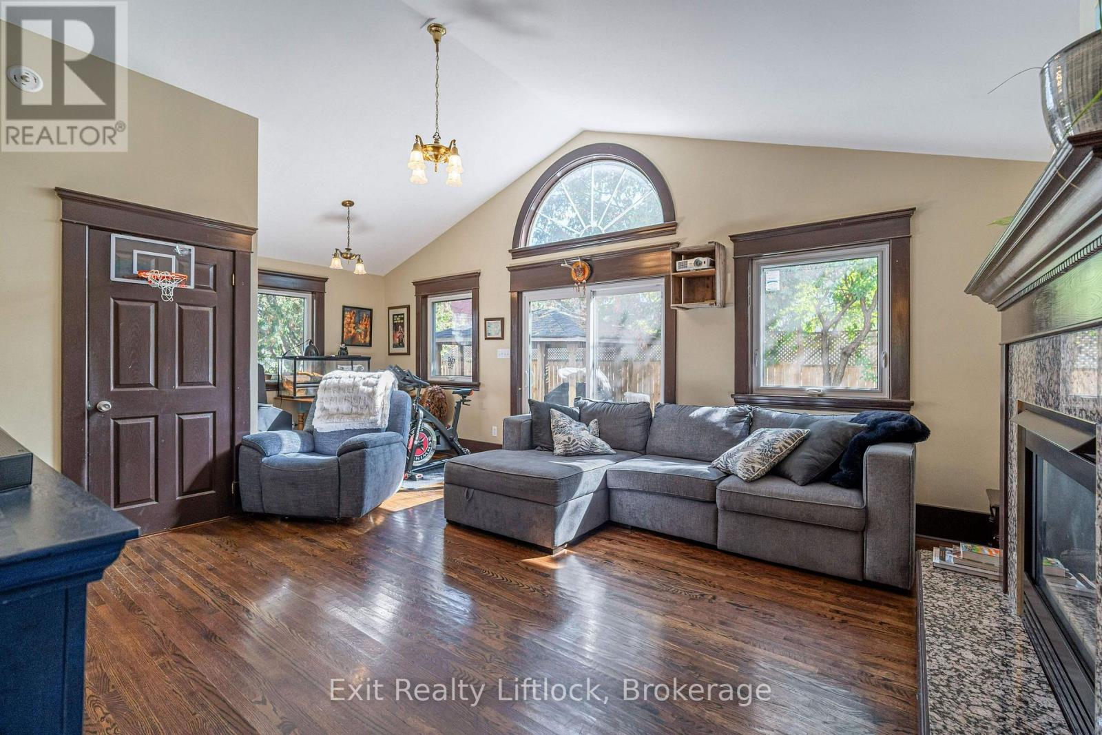 251 Prince Street, Peterborough (Town Ward 3), Ontario  K9J 2A6 - Photo 15 - X13598754