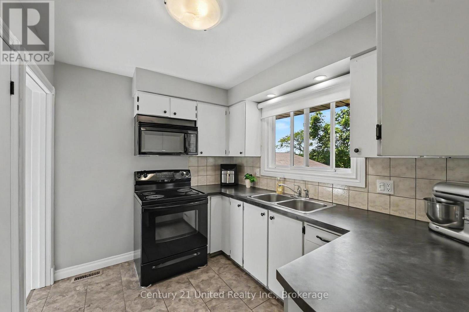 815 Stewart Drive, Peterborough (Ashburnham Ward 4), Ontario  K9J 7R3 - Photo 5 - X13599758