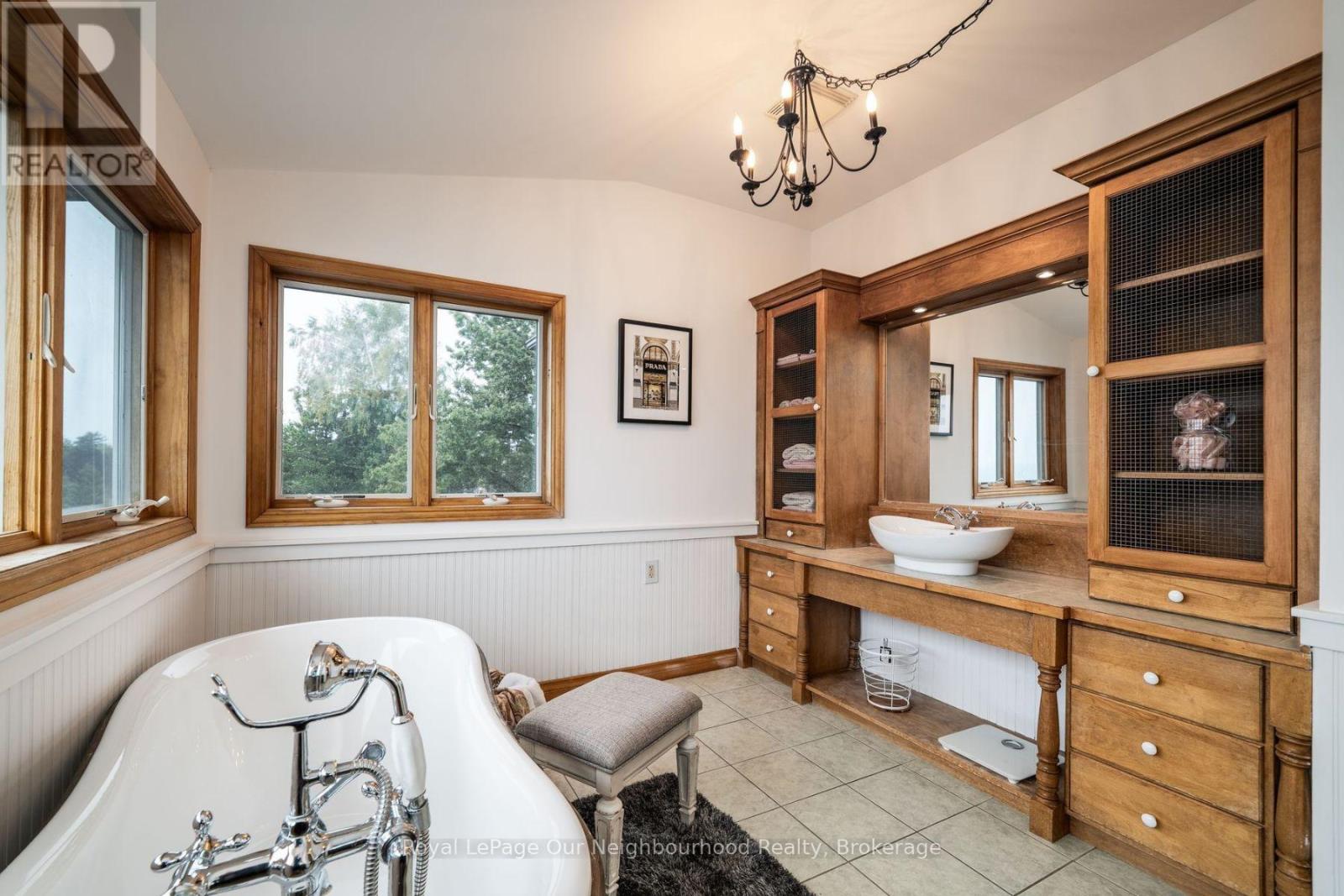 3741 Lakeshore Road E, Clarington, Ontario  L1B 1L9 - Photo 13 - E13601156