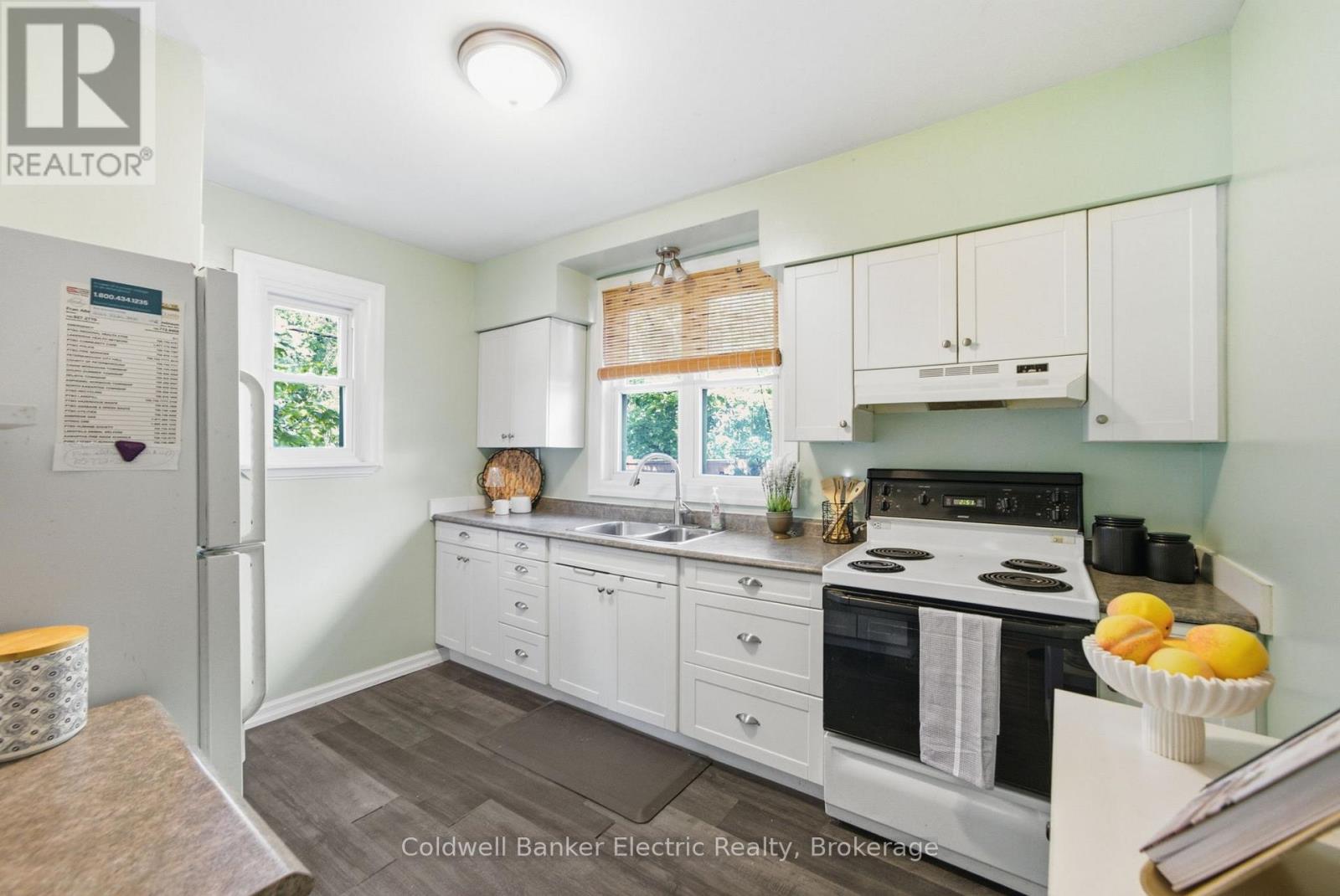 1228 Kenneth Avenue, Peterborough (Otonabee Ward 1), Ontario  K9J 5P9 - Photo 12 - X13601330