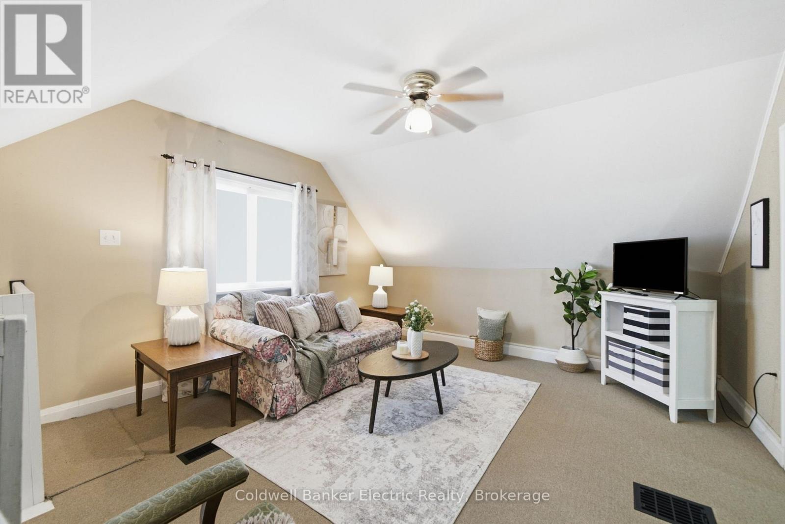1228 Kenneth Avenue, Peterborough (Otonabee Ward 1), Ontario  K9J 5P9 - Photo 19 - X13601330