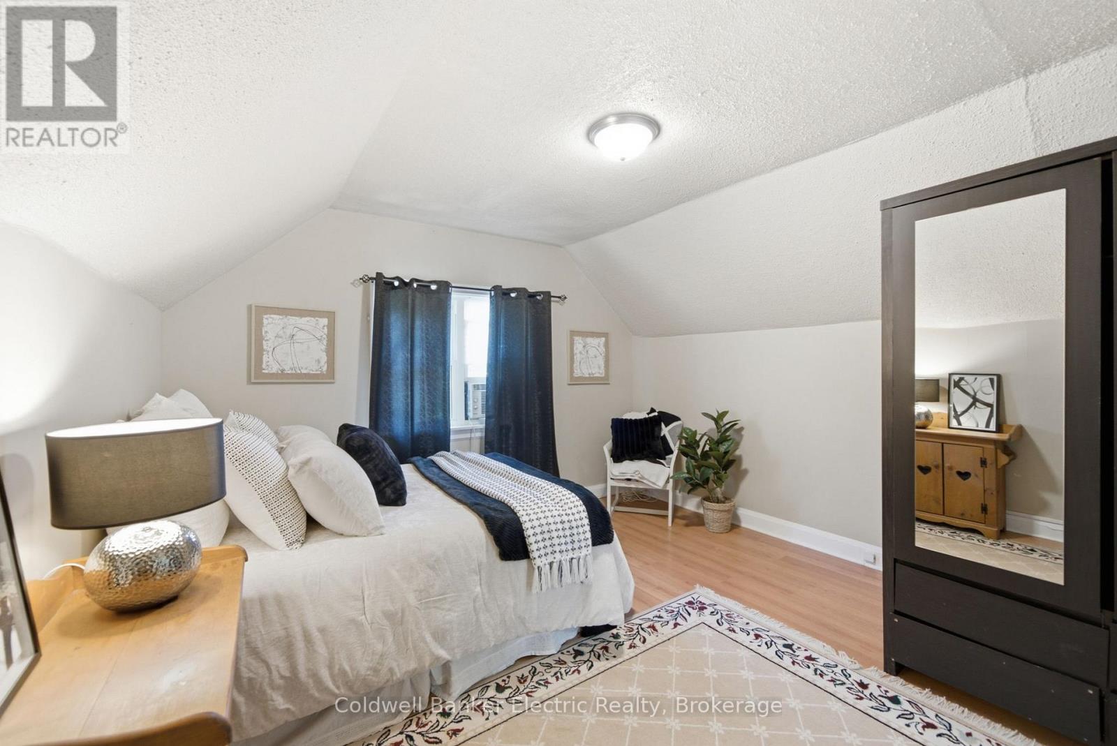 1228 Kenneth Avenue, Peterborough (Otonabee Ward 1), Ontario  K9J 5P9 - Photo 23 - X13601330