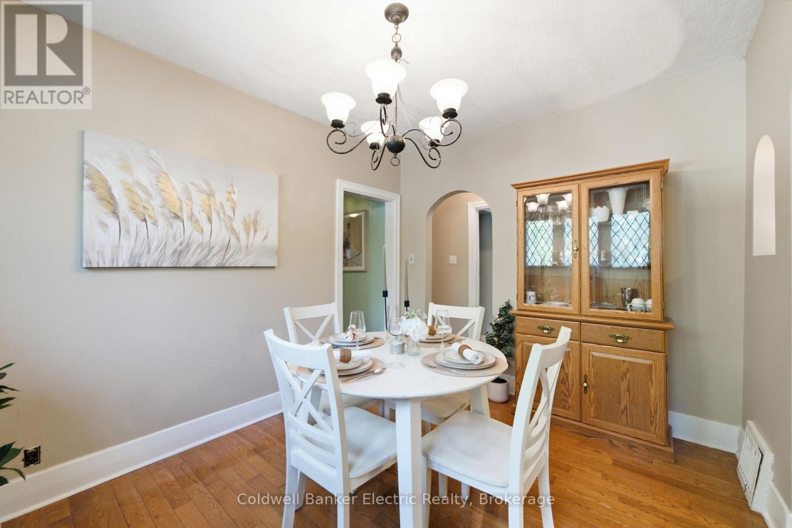 1228 Kenneth Avenue, Peterborough (Otonabee Ward 1), Ontario  K9J 5P9 - Photo 8 - X13601330