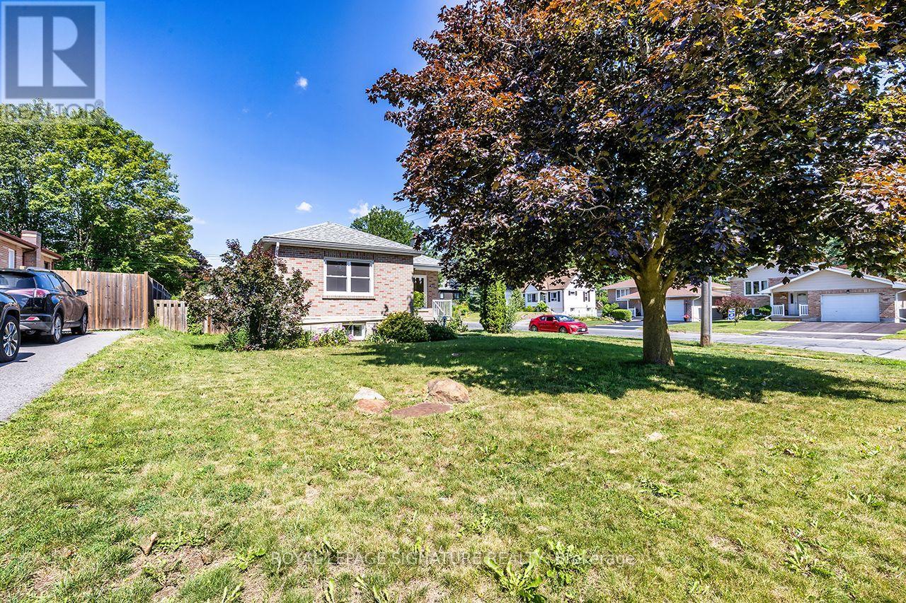 812 SCHNEIDER PLACE, peterborough (northcrest ward 5), Ontario