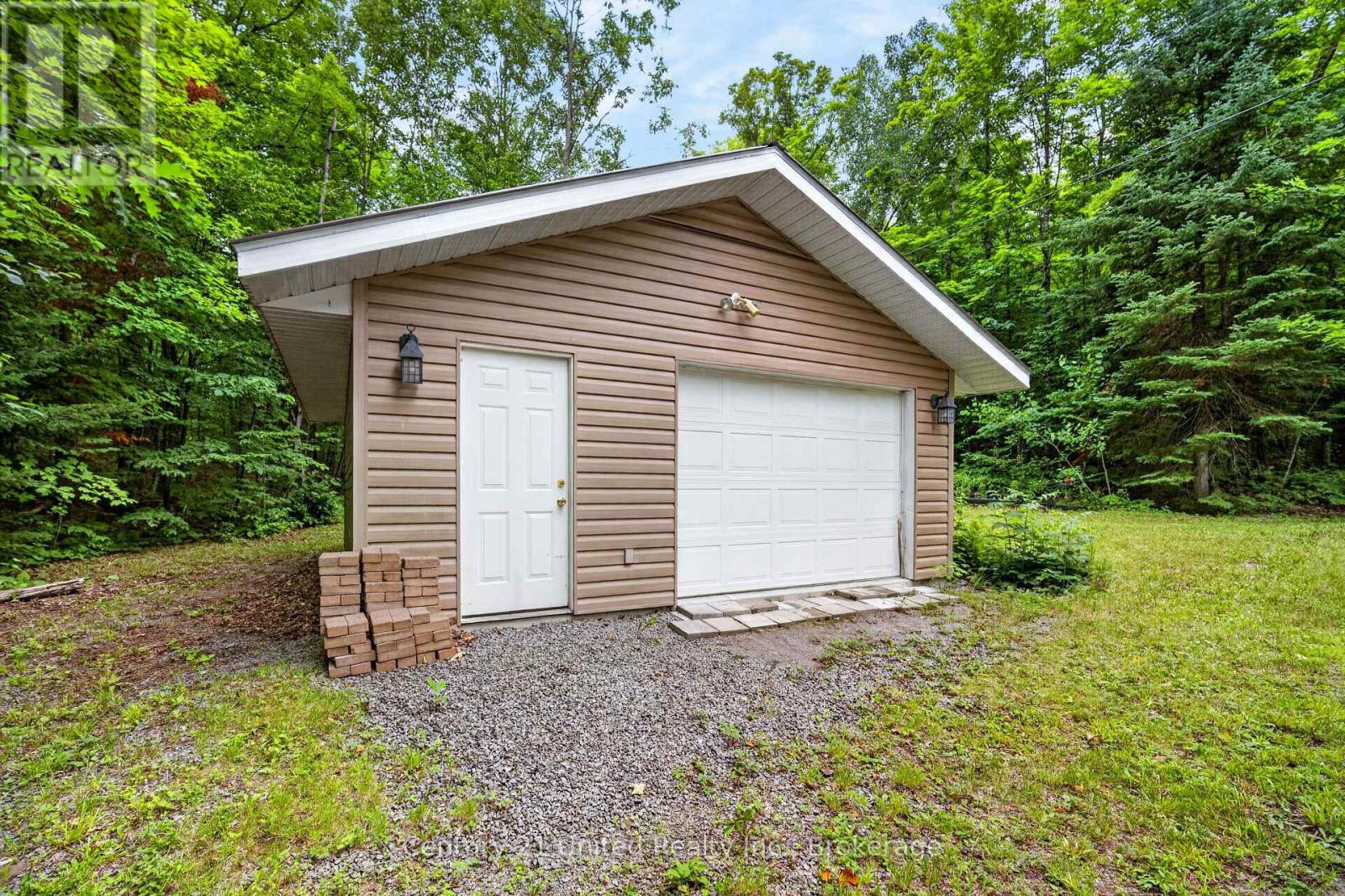 1047 Redwood Lane, Highlands East (Cardiff Ward), Ontario  K0L 1C0 - Photo 10 - X13601904