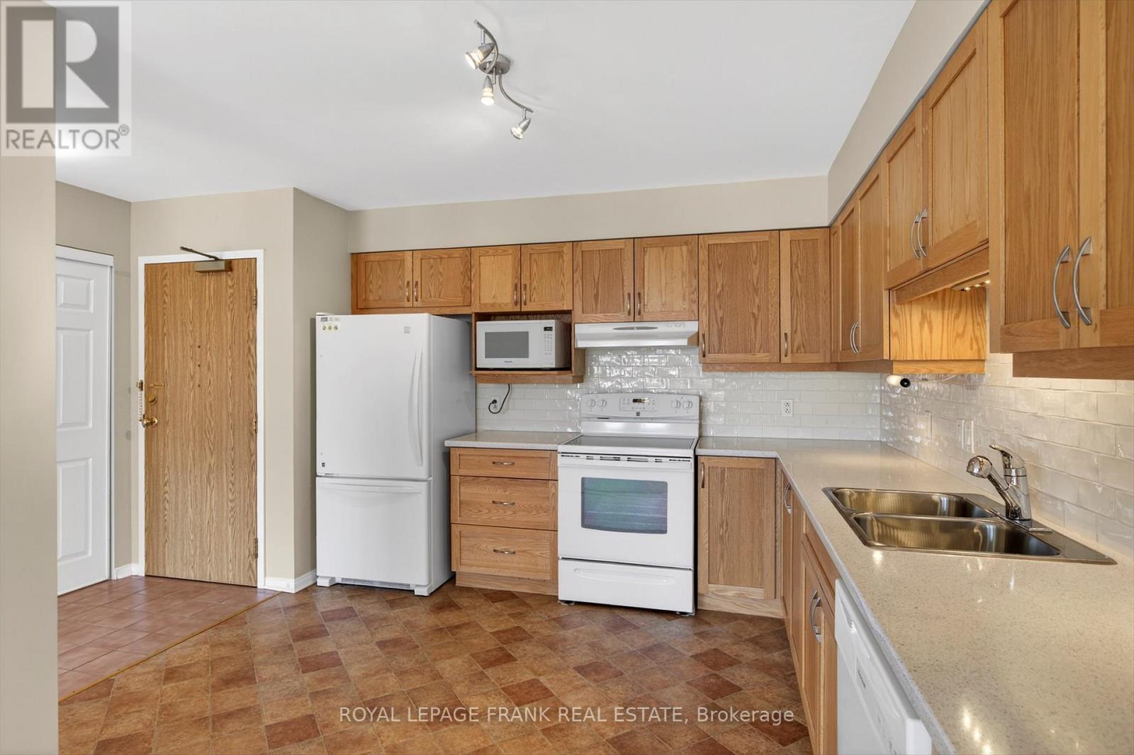 Bldg C #310 - 1099 Clonsilla Avenue, Peterborough (Otonabee Ward 1), Ontario  K9J 8L8 - Photo 6 - X13602234