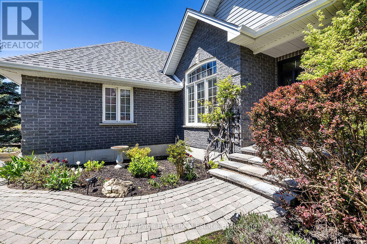 36 Lori Boulevard, Kawartha Lakes (Lindsay), Ontario  K9V 6B6 - Photo 3 - X13602868