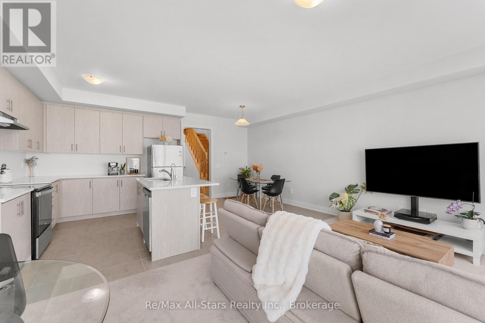 7 Keenan Street, Kawartha Lakes (Lindsay), Ontario  K9V 6C2 - Photo 11 - X13607832