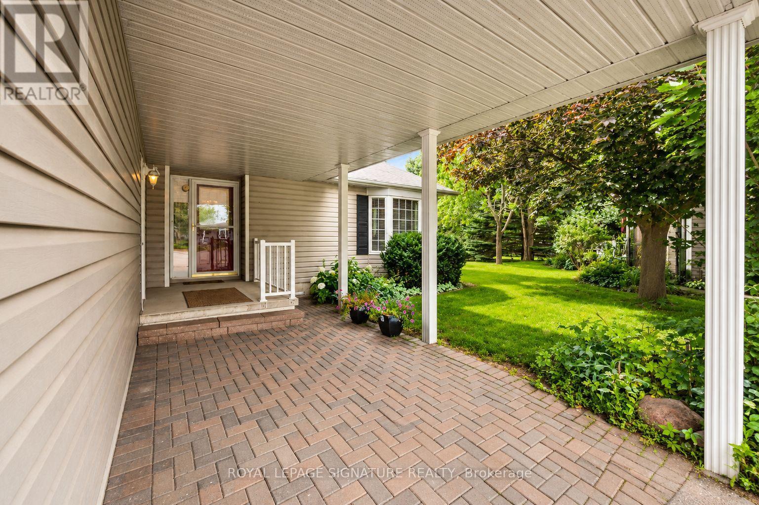 9 Huron Court, Clarington (Newcastle), Ontario  L1B 1A2 - Photo 6 - E13608242