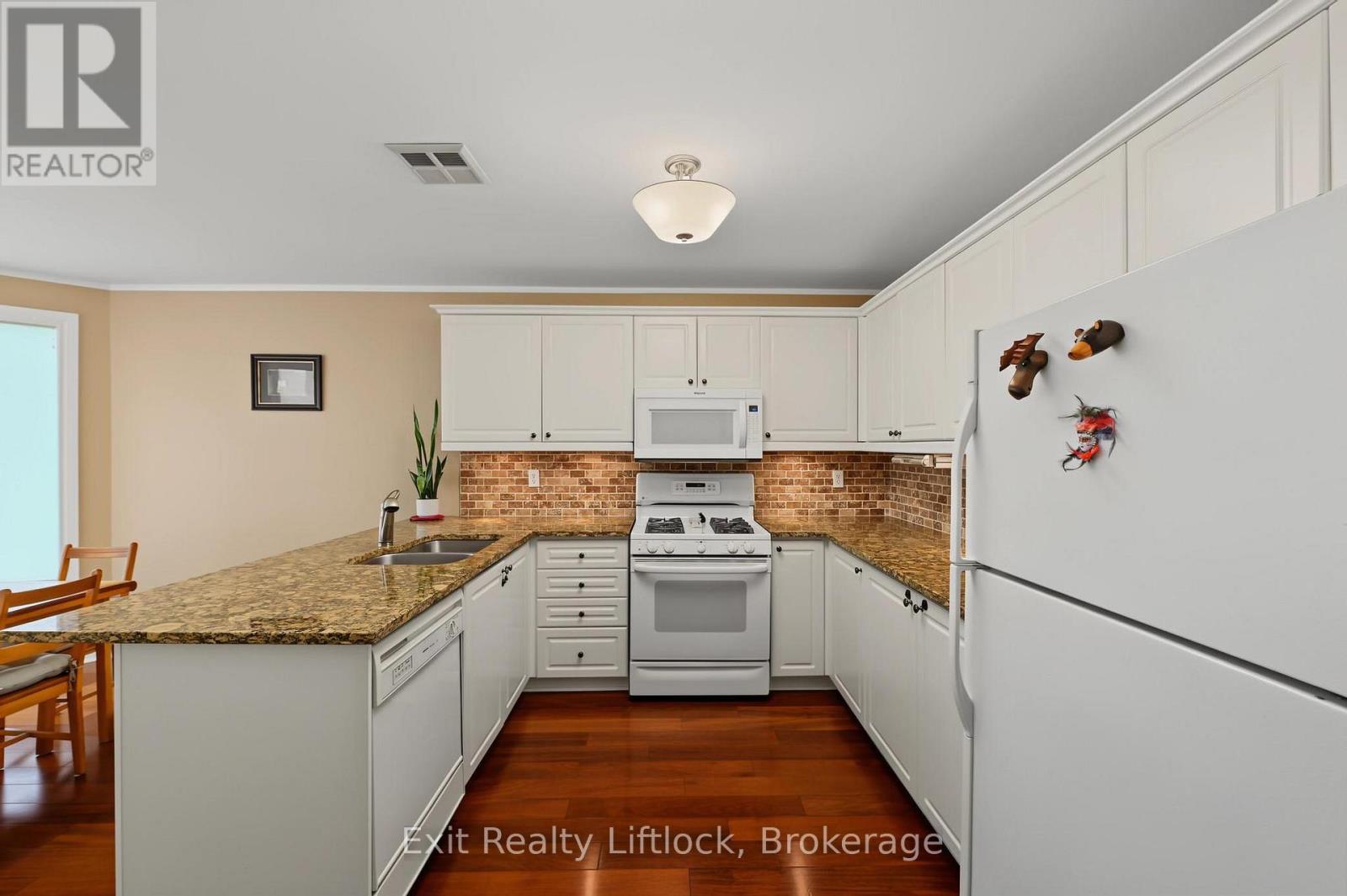 2522 Marsdale Drive, Peterborough (Ashburnham Ward 4), Ontario  K9L 1R4 - Photo 6 - X13608374