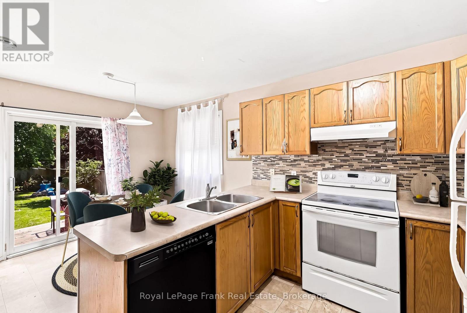 9 Durham Street W, Kawartha Lakes (Lindsay), Ontario  K9V 2P3 - Photo 11 - X13608928