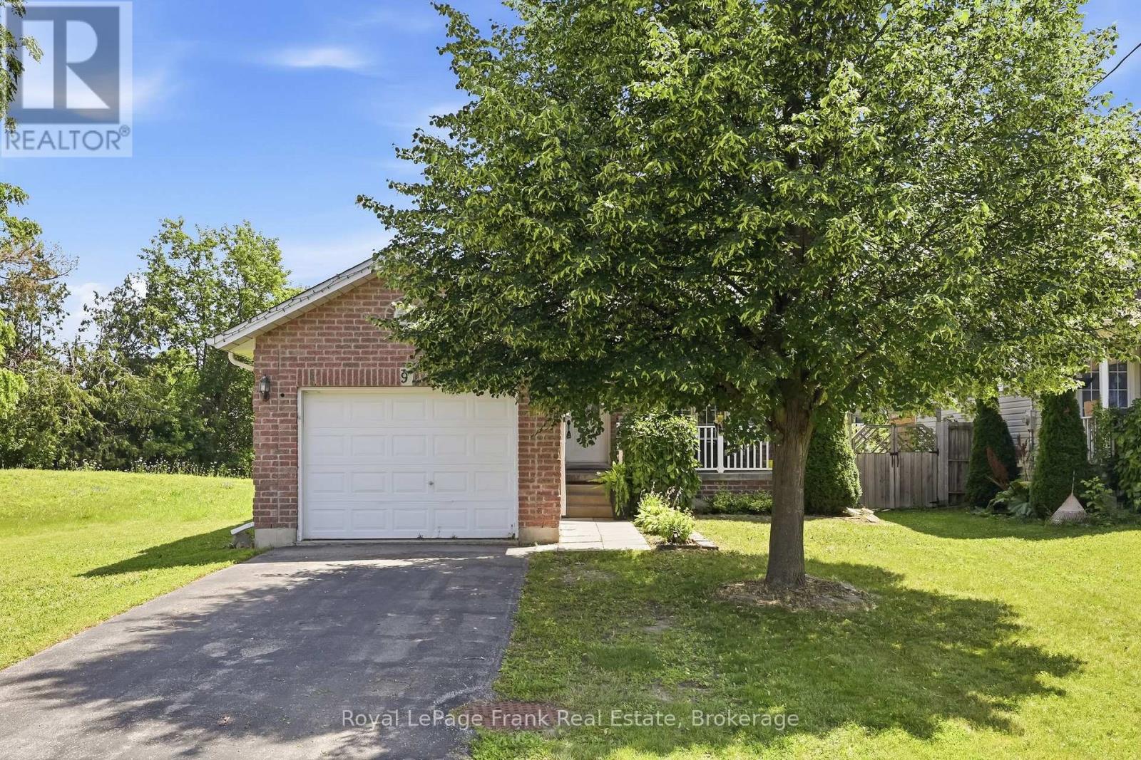 9 Durham Street W, Kawartha Lakes (Lindsay), Ontario  K9V 2P3 - Photo 2 - X13608928