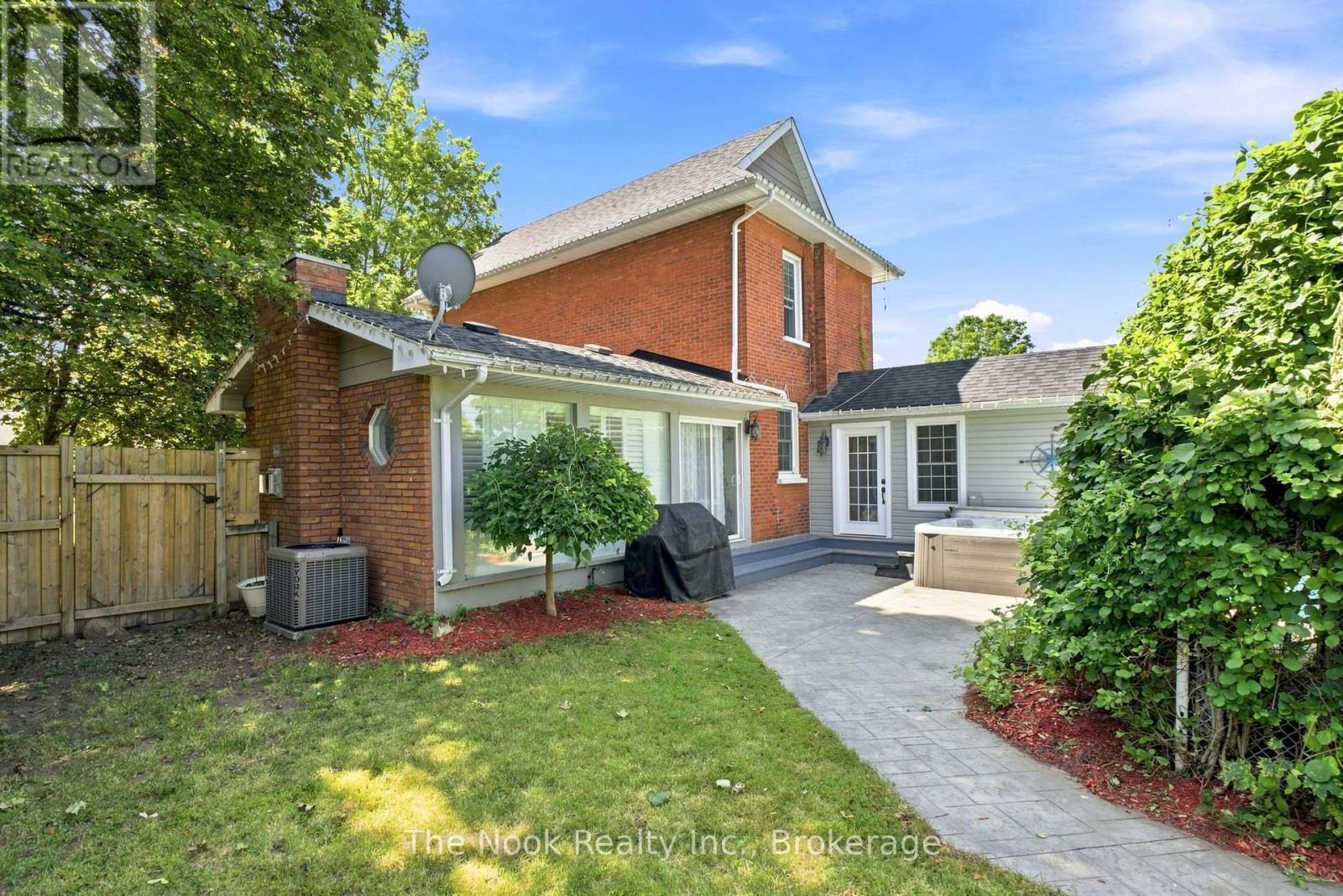 264 Bennet Street, Peterborough (Northcrest Ward 5), Ontario  K9H 5B9 - Photo 4 - X13609544