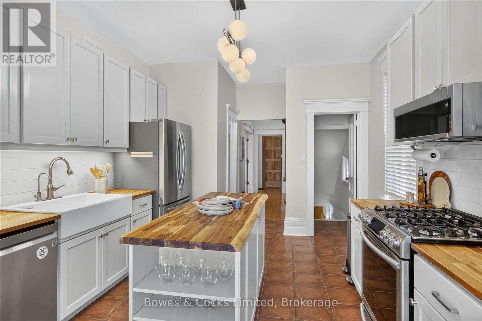 251 Engleburn Avenue, Peterborough (Ashburnham Ward 4), Ontario  K9J 7L4 - Photo 15 - X13609752