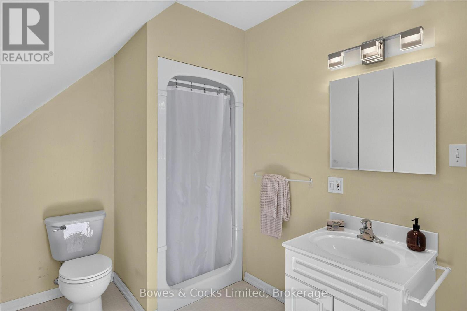 251 Engleburn Avenue, Peterborough (Ashburnham Ward 4), Ontario  K9J 7L4 - Photo 29 - X13609752