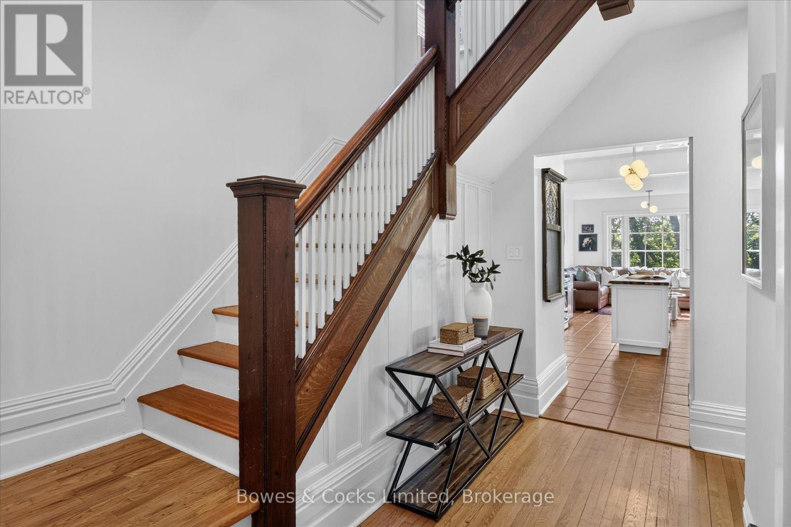 251 Engleburn Avenue, Peterborough (Ashburnham Ward 4), Ontario  K9J 7L4 - Photo 5 - X13609752
