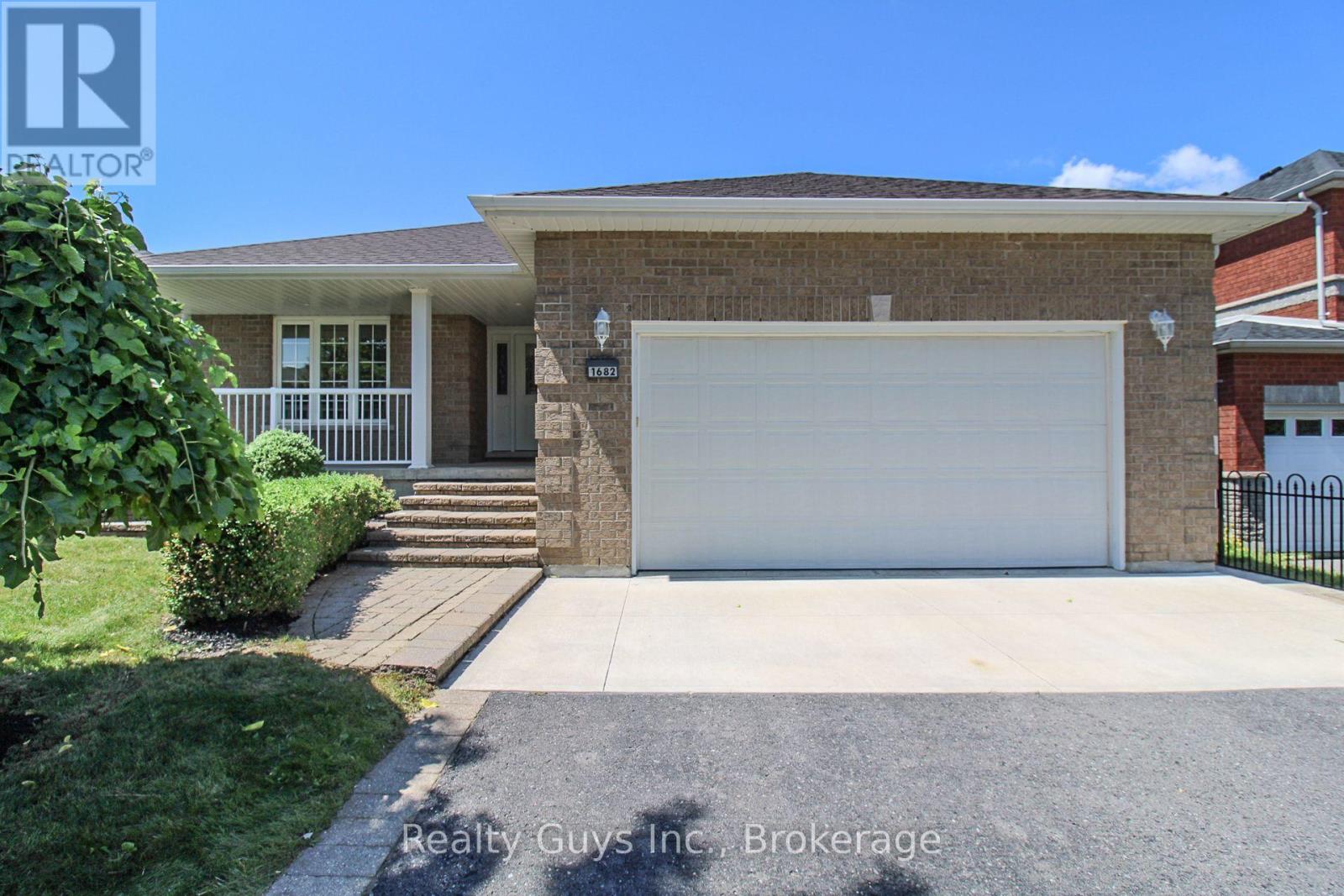 1682 Keppler Crescent, Peterborough (Monaghan Ward 2), Ontario  K9K 2P5 - Photo 4 - X13612008