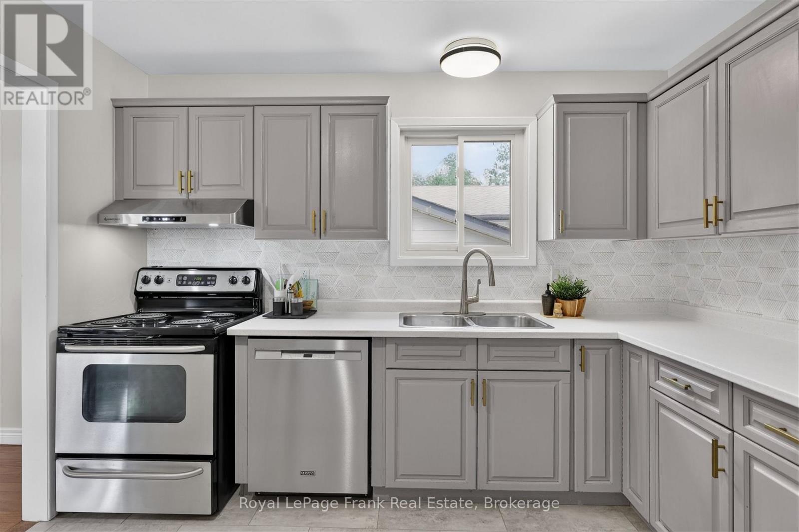 1717 Woodgrove Crescent, Peterborough (Monaghan Ward 2), Ontario  K9K 1N1 - Photo 12 - X13613158