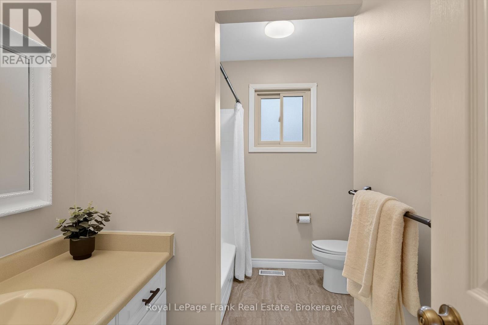 1717 Woodgrove Crescent, Peterborough (Monaghan Ward 2), Ontario  K9K 1N1 - Photo 18 - X13613158