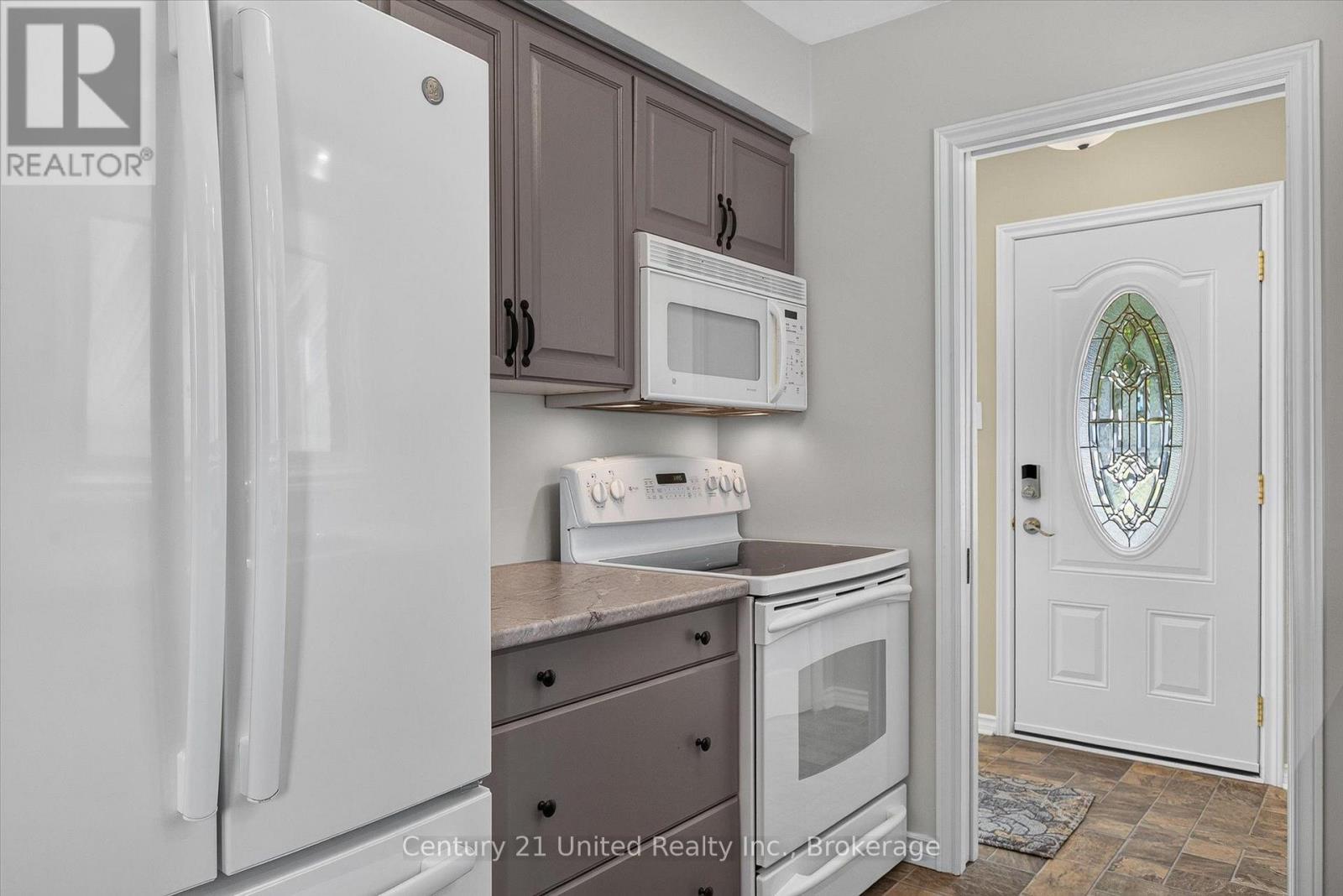 615 Saugeen Crescent, Peterborough (Ashburnham Ward 4), Ontario  K9J 1J9 - Photo 10 - X13614714