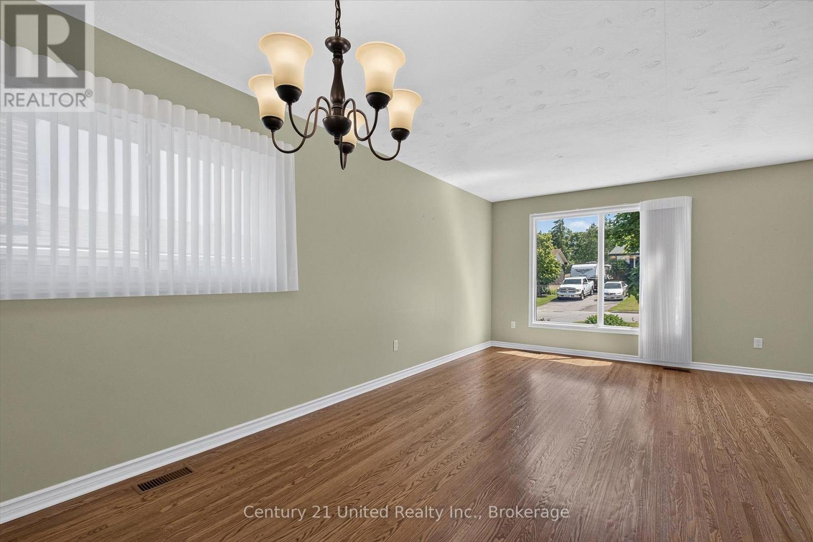 615 Saugeen Crescent, Peterborough (Ashburnham Ward 4), Ontario  K9J 1J9 - Photo 7 - X13614714