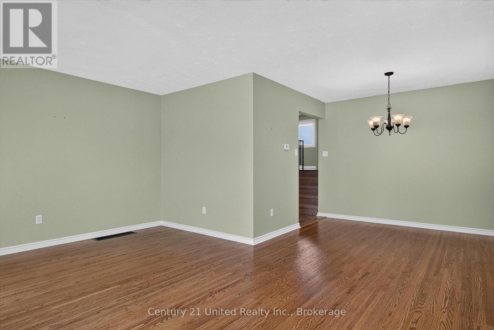 615 Saugeen Crescent, Peterborough (Ashburnham Ward 4), Ontario  K9J 1J9 - Photo 9 - X13614714