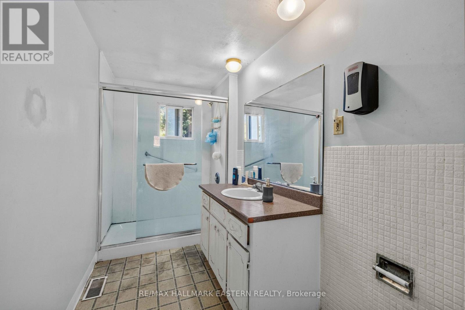 220 Dublin Street, Peterborough (Town Ward 3), Ontario  K9H 3B7 - Photo 11 - X13615174