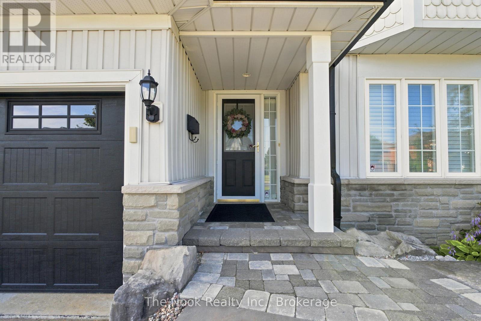 137 Edward Street E, Clarington (Newcastle), Ontario  L1B 1M6 - Photo 3 - E13615404