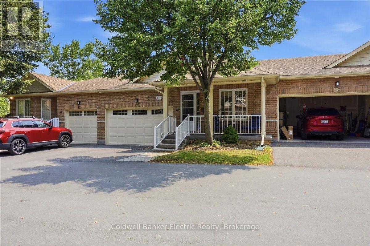 13 - 877 Wentworth Street, Peterborough (Otonabee Ward 1), Ontario  K9J 8R7 - Photo 2 - X13616190