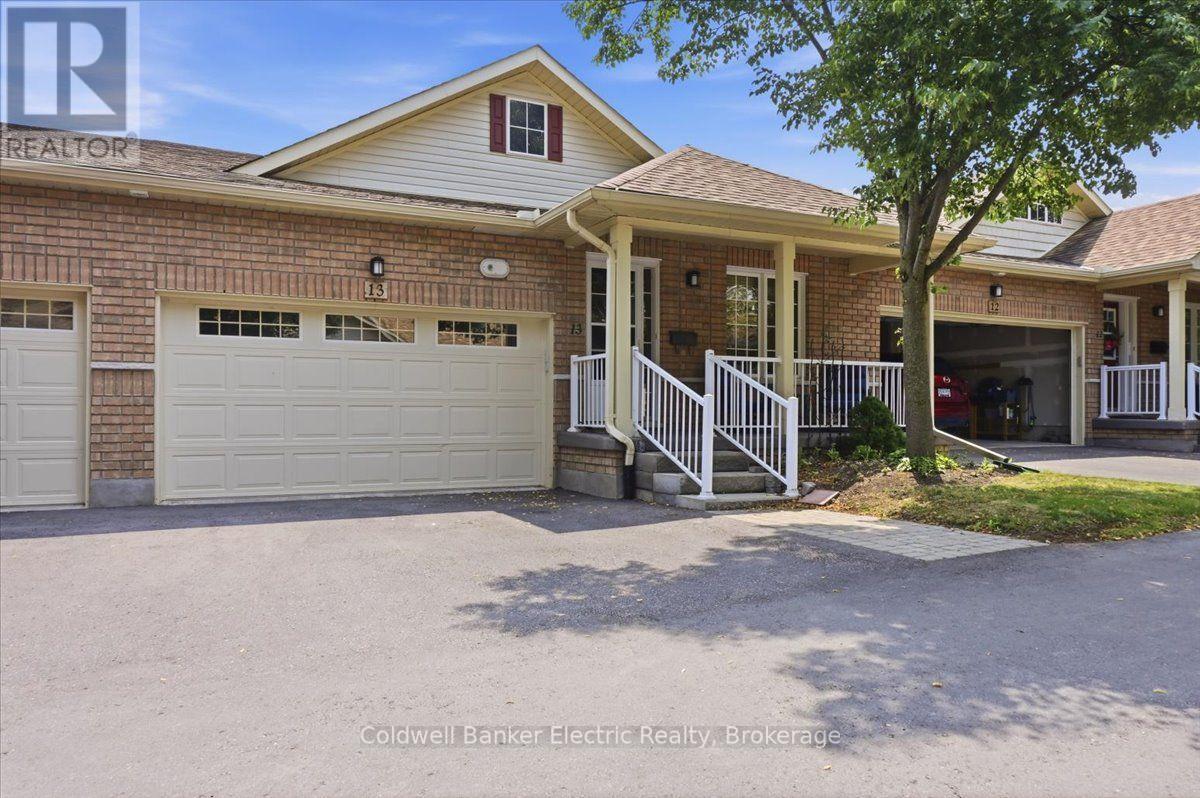 13 - 877 Wentworth Street, Peterborough (Otonabee Ward 1), Ontario  K9J 8R7 - Photo 3 - X13616190