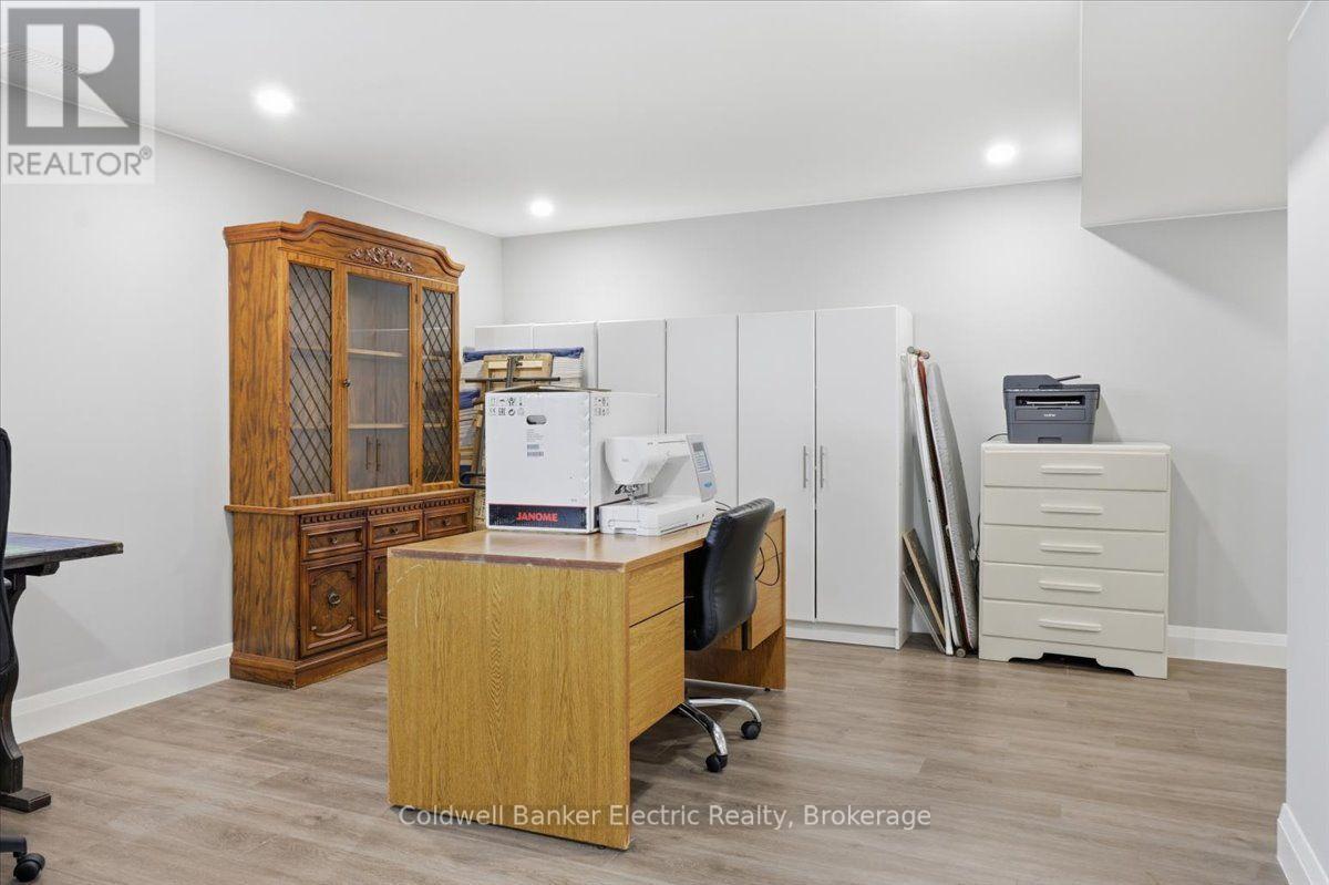 13 - 877 Wentworth Street, Peterborough (Otonabee Ward 1), Ontario  K9J 8R7 - Photo 37 - X13616190