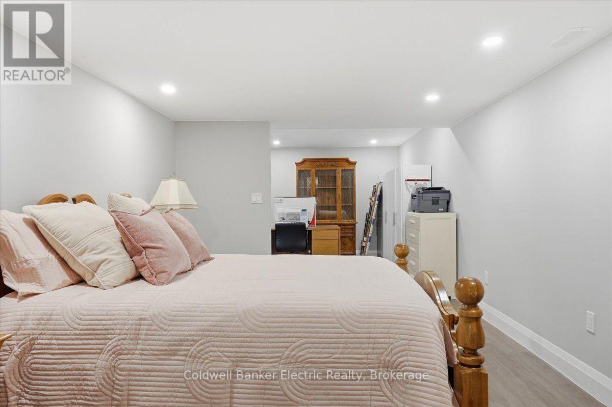 13 - 877 Wentworth Street, Peterborough (Otonabee Ward 1), Ontario  K9J 8R7 - Photo 40 - X13616190