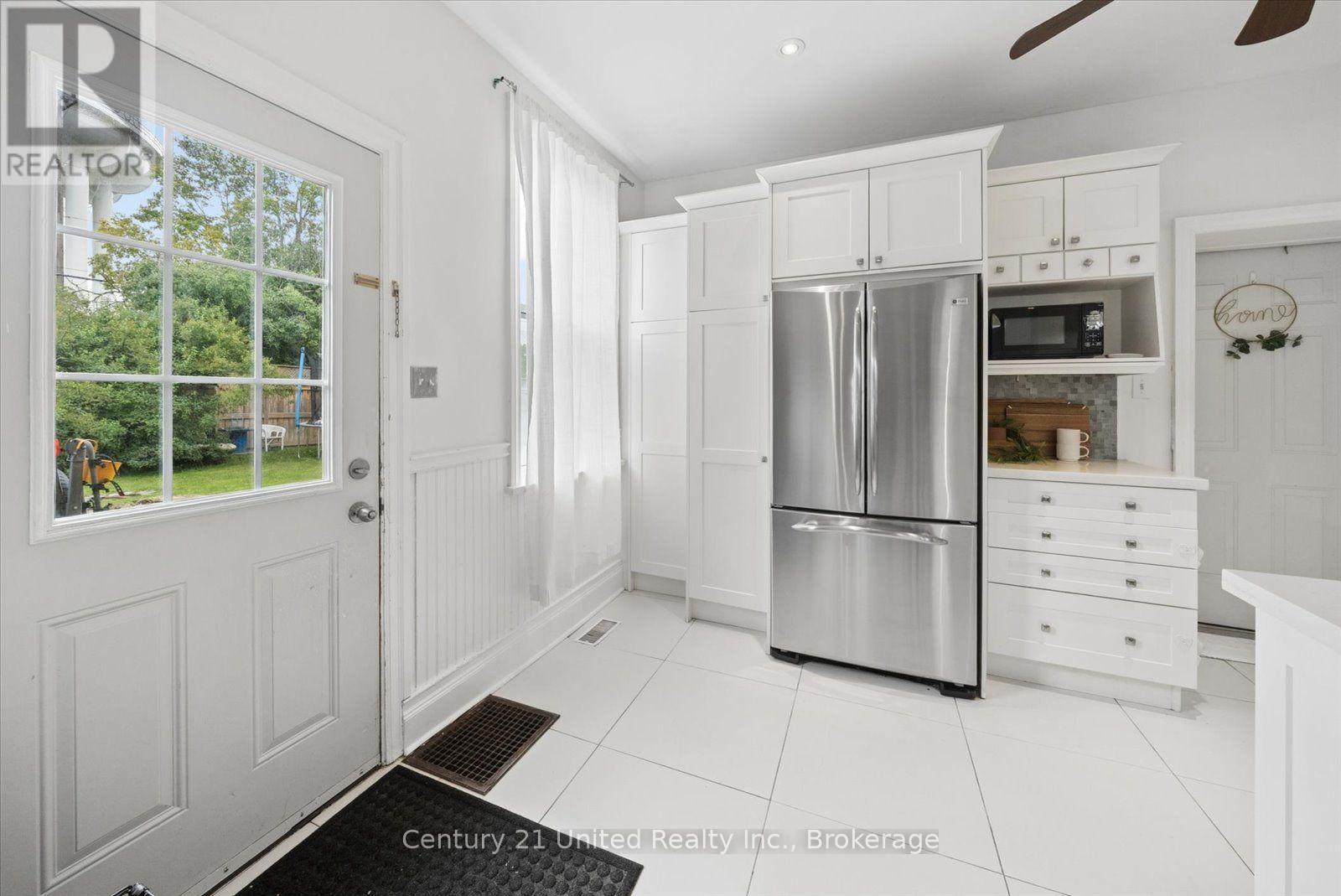 709 Third Avenue, Peterborough (Otonabee Ward 1), Ontario  K9J 4P4 - Photo 18 - X13616772