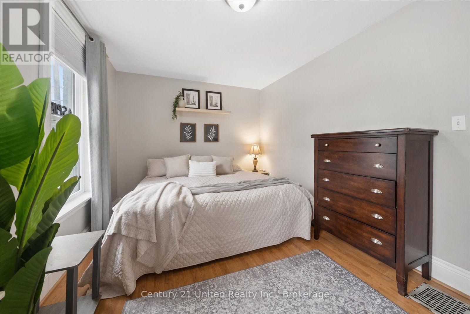 709 Third Avenue, Peterborough (Otonabee Ward 1), Ontario  K9J 4P4 - Photo 23 - X13616772
