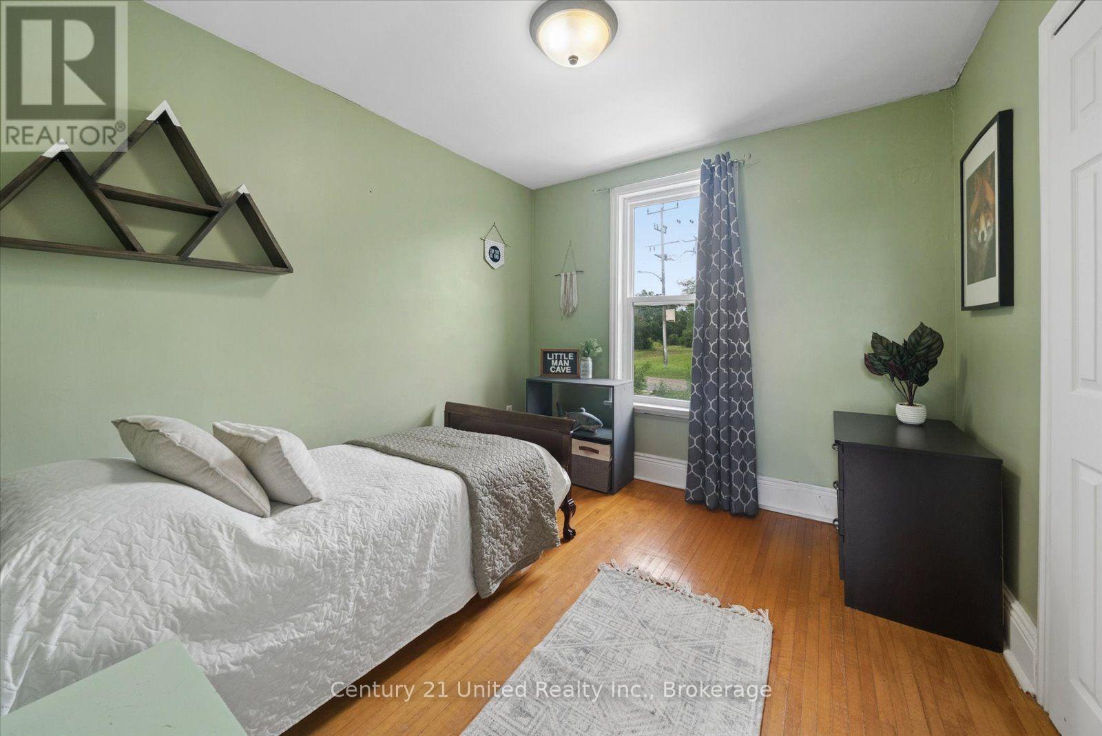 709 Third Avenue, Peterborough (Otonabee Ward 1), Ontario  K9J 4P4 - Photo 26 - X13616772