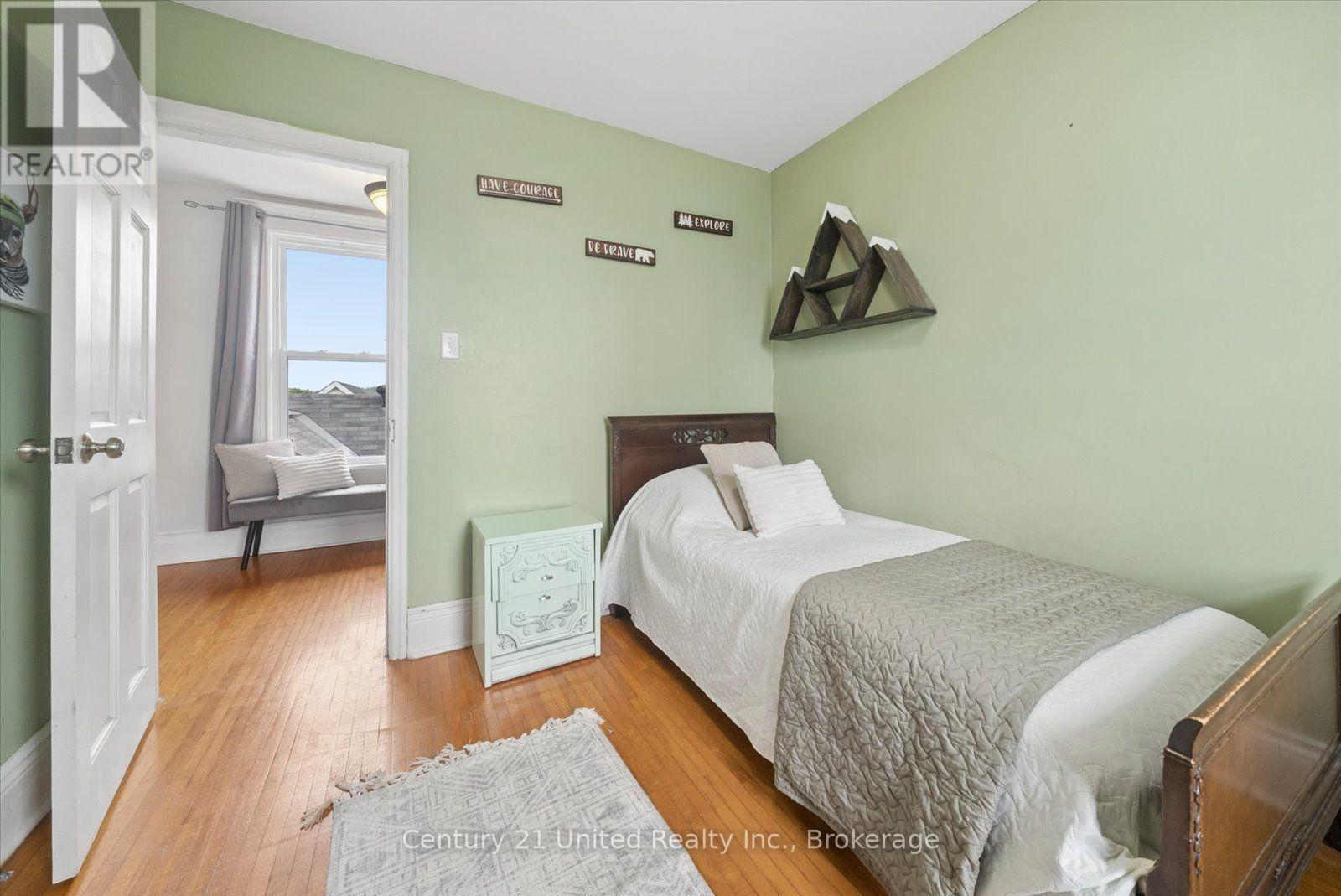 709 Third Avenue, Peterborough (Otonabee Ward 1), Ontario  K9J 4P4 - Photo 27 - X13616772