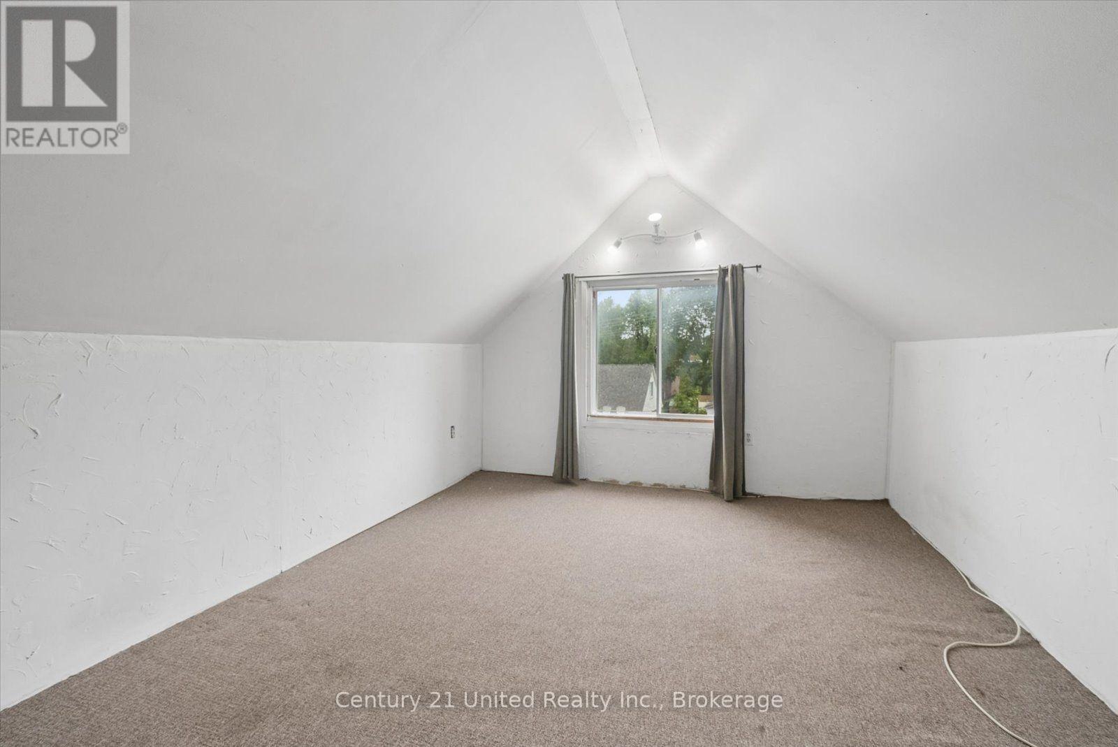 709 Third Avenue, Peterborough (Otonabee Ward 1), Ontario  K9J 4P4 - Photo 32 - X13616772