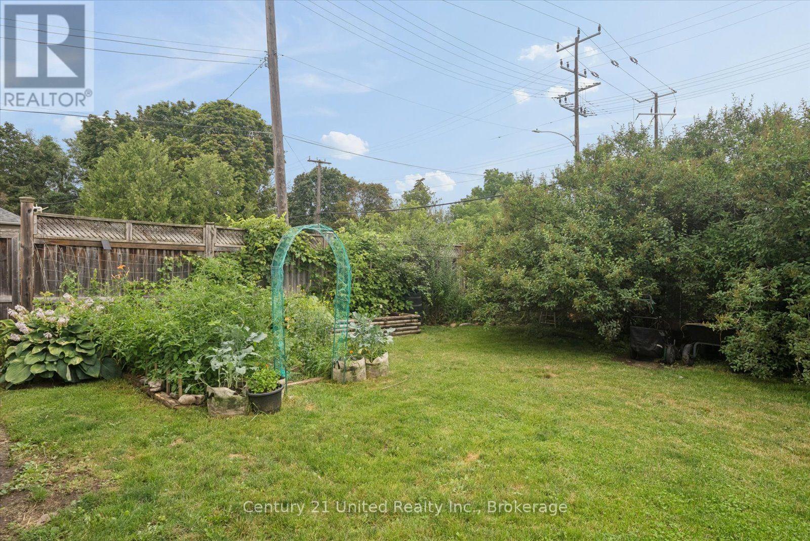 709 Third Avenue, Peterborough (Otonabee Ward 1), Ontario  K9J 4P4 - Photo 39 - X13616772