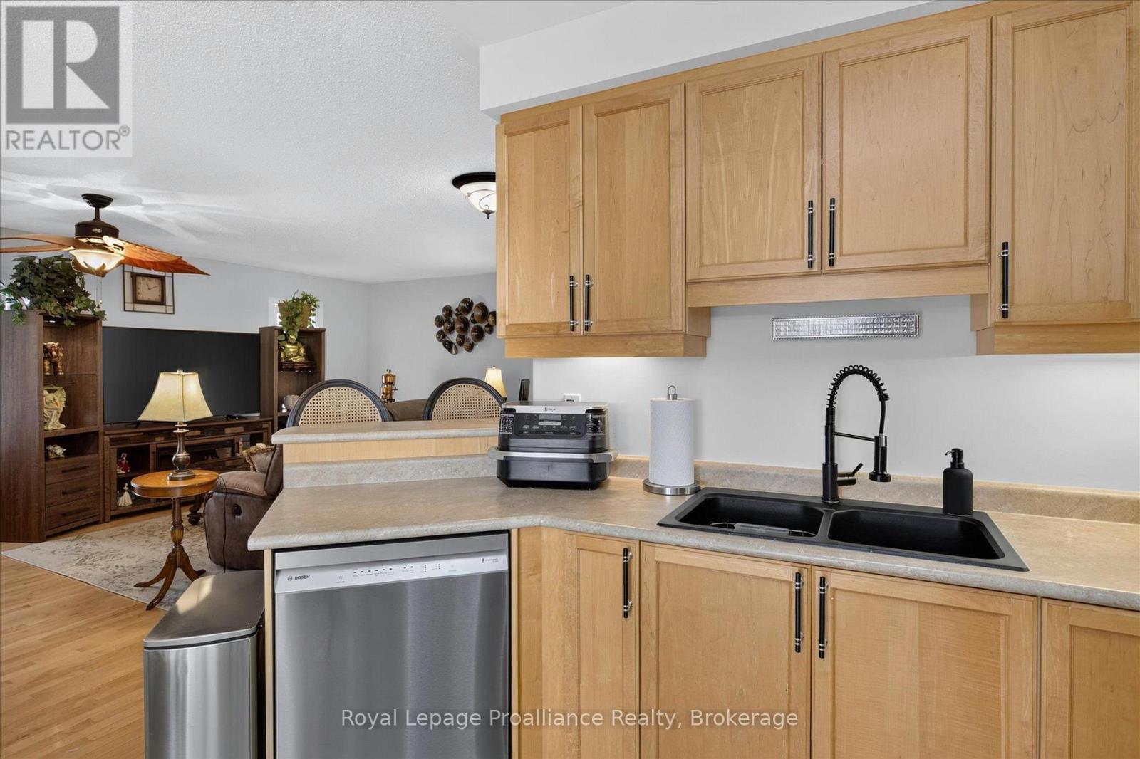 541 Garbutt Terrace, Peterborough (Northcrest Ward 5), Ontario  K9H 7S9 - Photo 16 - X13617090