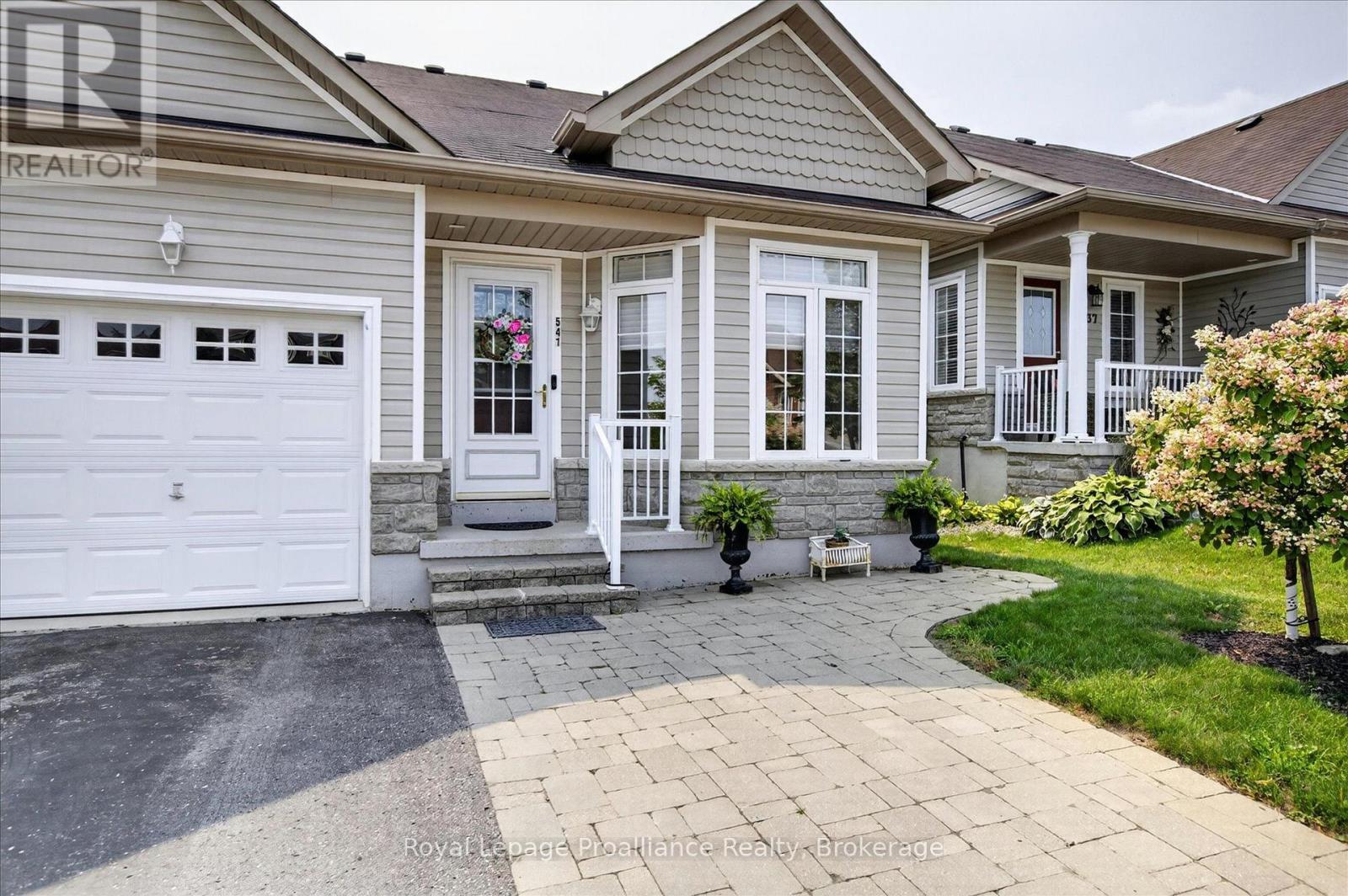 541 Garbutt Terrace, Peterborough (Northcrest Ward 5), Ontario  K9H 7S9 - Photo 3 - X13617090
