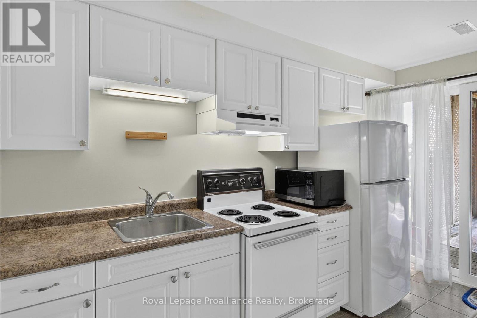 541 Garbutt Terrace, Peterborough (Northcrest Ward 5), Ontario  K9H 7S9 - Photo 31 - X13617090