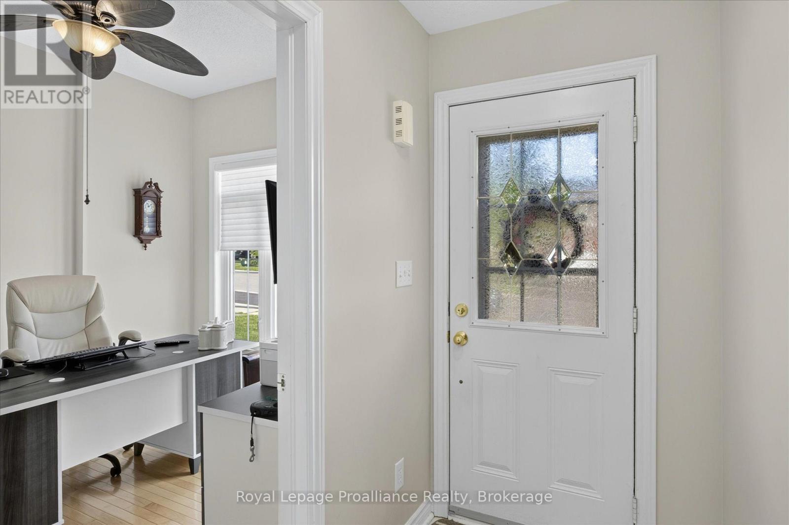 541 Garbutt Terrace, Peterborough (Northcrest Ward 5), Ontario  K9H 7S9 - Photo 5 - X13617090